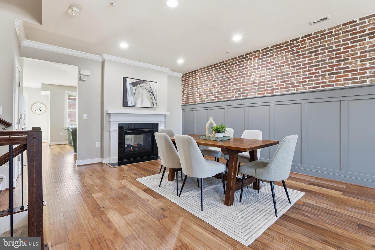 2307 RICHMOND HWY #102, ALEXANDRIA, Virginia 22301, 3 Bedrooms Bedrooms, ,2 BathroomsBathrooms,Residential,For sale,2307 RICHMOND HWY #102,VAAX2052034 MLS # VAAX2052034