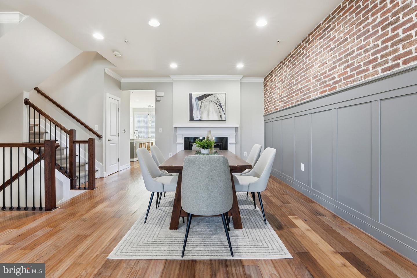 2307 RICHMOND HWY #102, ALEXANDRIA, Virginia 22301, 3 Bedrooms Bedrooms, ,2 BathroomsBathrooms,Residential,For sale,2307 RICHMOND HWY #102,VAAX2052034 MLS # VAAX2052034