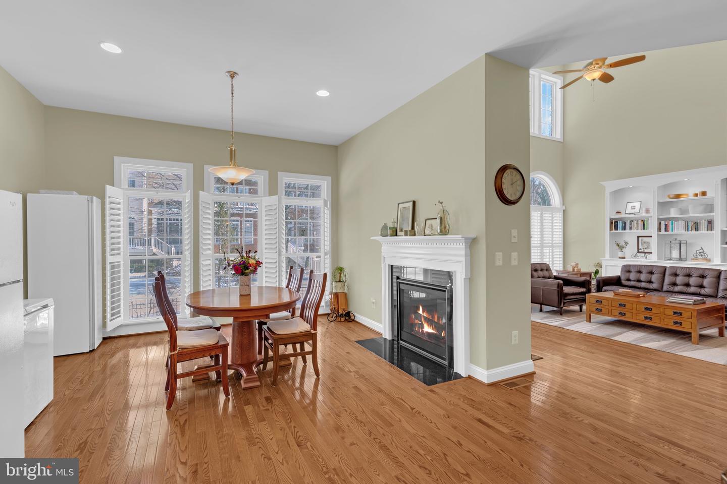 3883 BILLBERRY DR, FAIRFAX, Virginia 22033, 4 Bedrooms Bedrooms, ,4 BathroomsBathrooms,Residential,For sale,3883 BILLBERRY DR,VAFX2282278 MLS # VAFX2282278