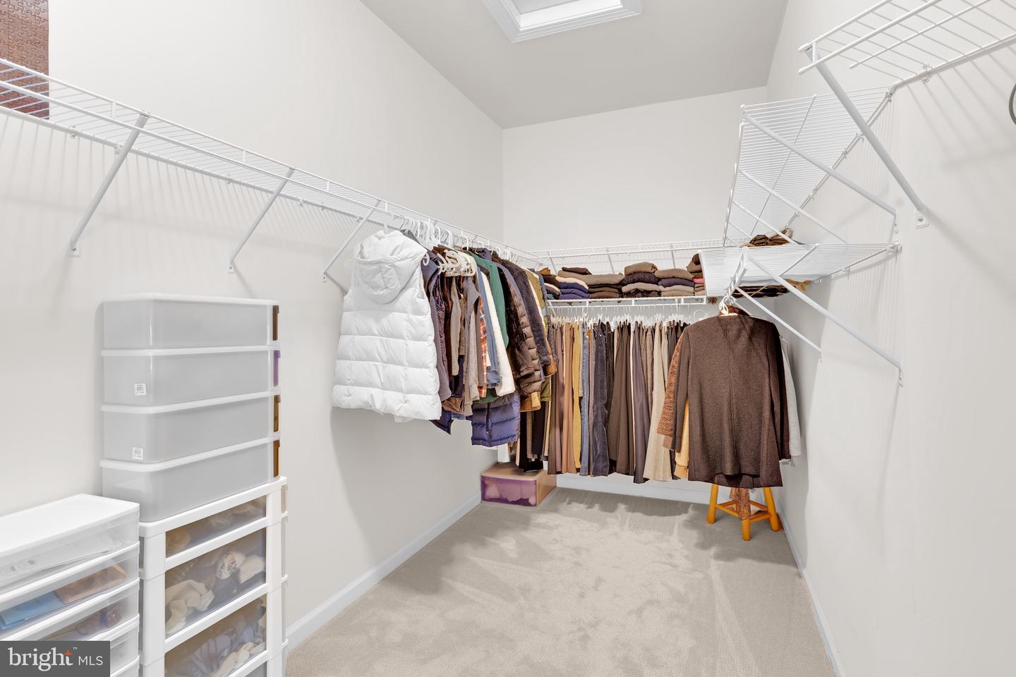 3883 BILLBERRY DR, FAIRFAX, Virginia 22033, 4 Bedrooms Bedrooms, ,4 BathroomsBathrooms,Residential,For sale,3883 BILLBERRY DR,VAFX2282278 MLS # VAFX2282278