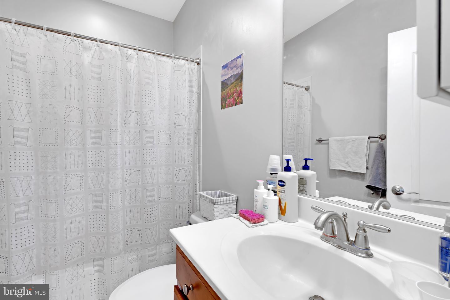 3883 BILLBERRY DR, FAIRFAX, Virginia 22033, 4 Bedrooms Bedrooms, ,4 BathroomsBathrooms,Residential,For sale,3883 BILLBERRY DR,VAFX2282278 MLS # VAFX2282278