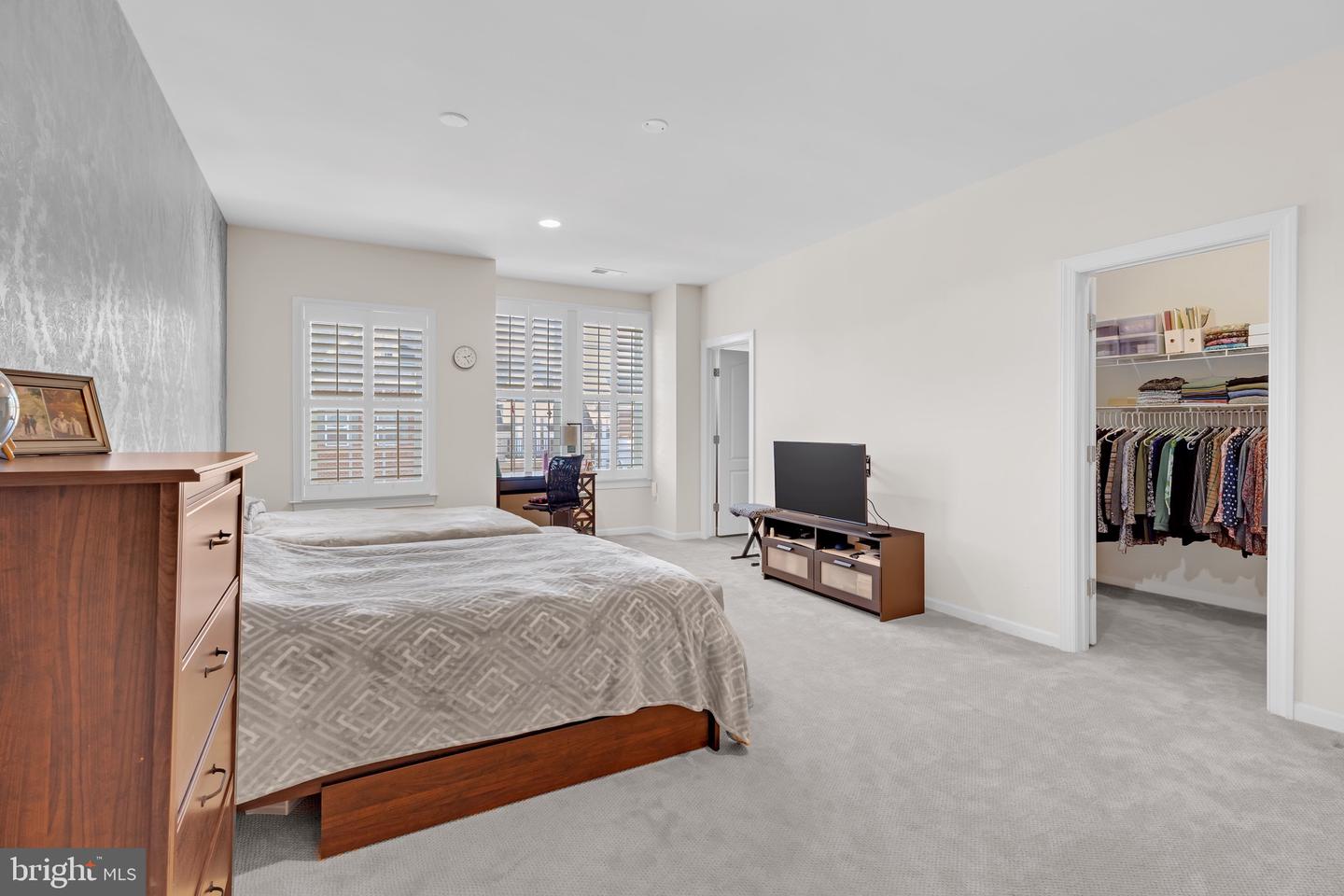 3883 BILLBERRY DR, FAIRFAX, Virginia 22033, 4 Bedrooms Bedrooms, ,4 BathroomsBathrooms,Residential,For sale,3883 BILLBERRY DR,VAFX2282278 MLS # VAFX2282278