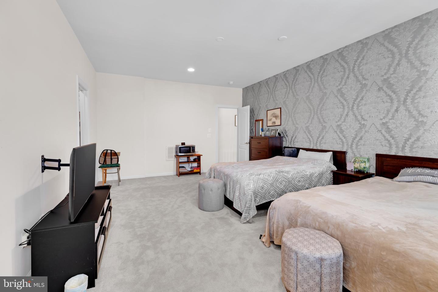 3883 BILLBERRY DR, FAIRFAX, Virginia 22033, 4 Bedrooms Bedrooms, ,4 BathroomsBathrooms,Residential,For sale,3883 BILLBERRY DR,VAFX2282278 MLS # VAFX2282278