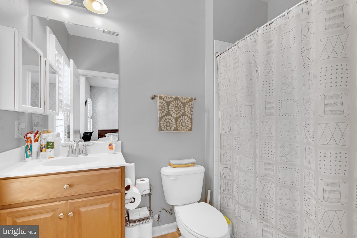 3883 BILLBERRY DR, FAIRFAX, Virginia 22033, 4 Bedrooms Bedrooms, ,4 BathroomsBathrooms,Residential,For sale,3883 BILLBERRY DR,VAFX2282278 MLS # VAFX2282278