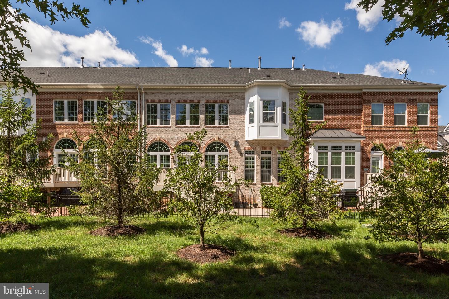 3883 BILLBERRY DR, FAIRFAX, Virginia 22033, 4 Bedrooms Bedrooms, ,4 BathroomsBathrooms,Residential,For sale,3883 BILLBERRY DR,VAFX2282278 MLS # VAFX2282278