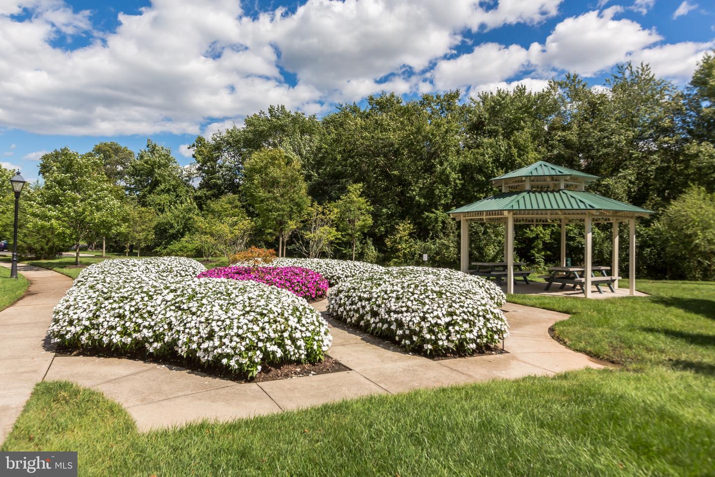 3883 BILLBERRY DR, FAIRFAX, Virginia 22033, 4 Bedrooms Bedrooms, ,4 BathroomsBathrooms,Residential,For sale,3883 BILLBERRY DR,VAFX2282278 MLS # VAFX2282278
