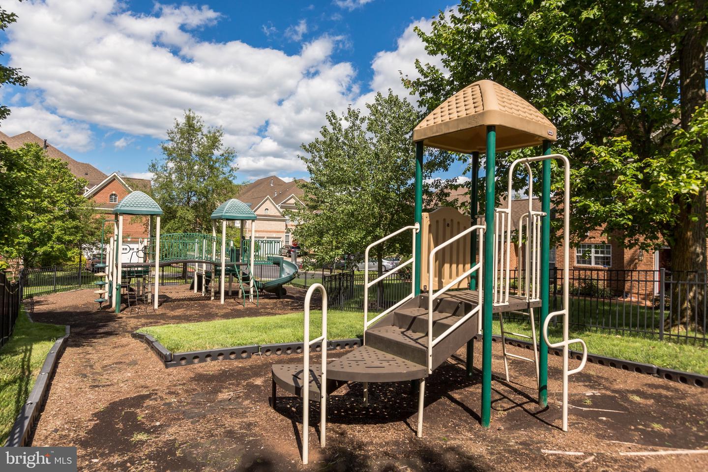 3883 BILLBERRY DR, FAIRFAX, Virginia 22033, 4 Bedrooms Bedrooms, ,4 BathroomsBathrooms,Residential,For sale,3883 BILLBERRY DR,VAFX2282278 MLS # VAFX2282278