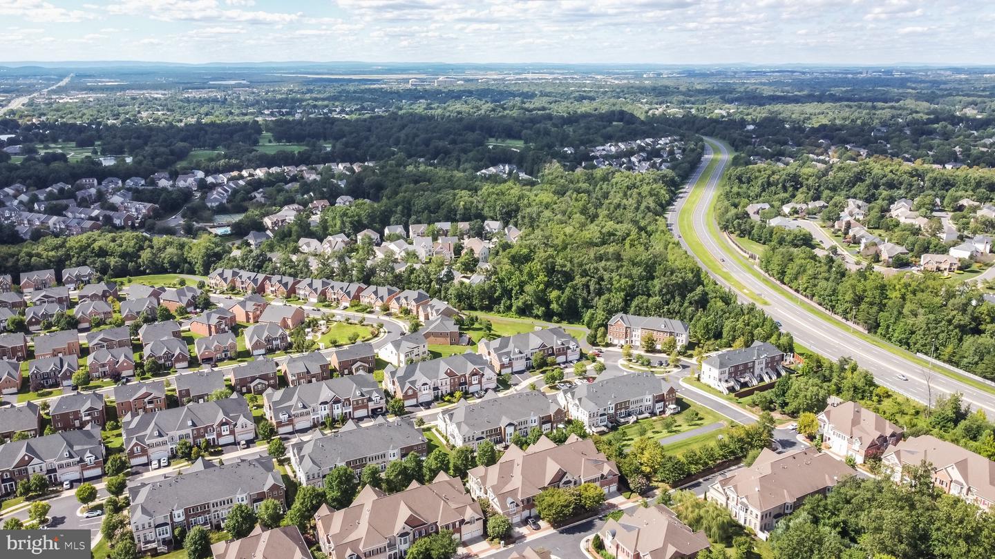 3883 BILLBERRY DR, FAIRFAX, Virginia 22033, 4 Bedrooms Bedrooms, ,4 BathroomsBathrooms,Residential,For sale,3883 BILLBERRY DR,VAFX2282278 MLS # VAFX2282278