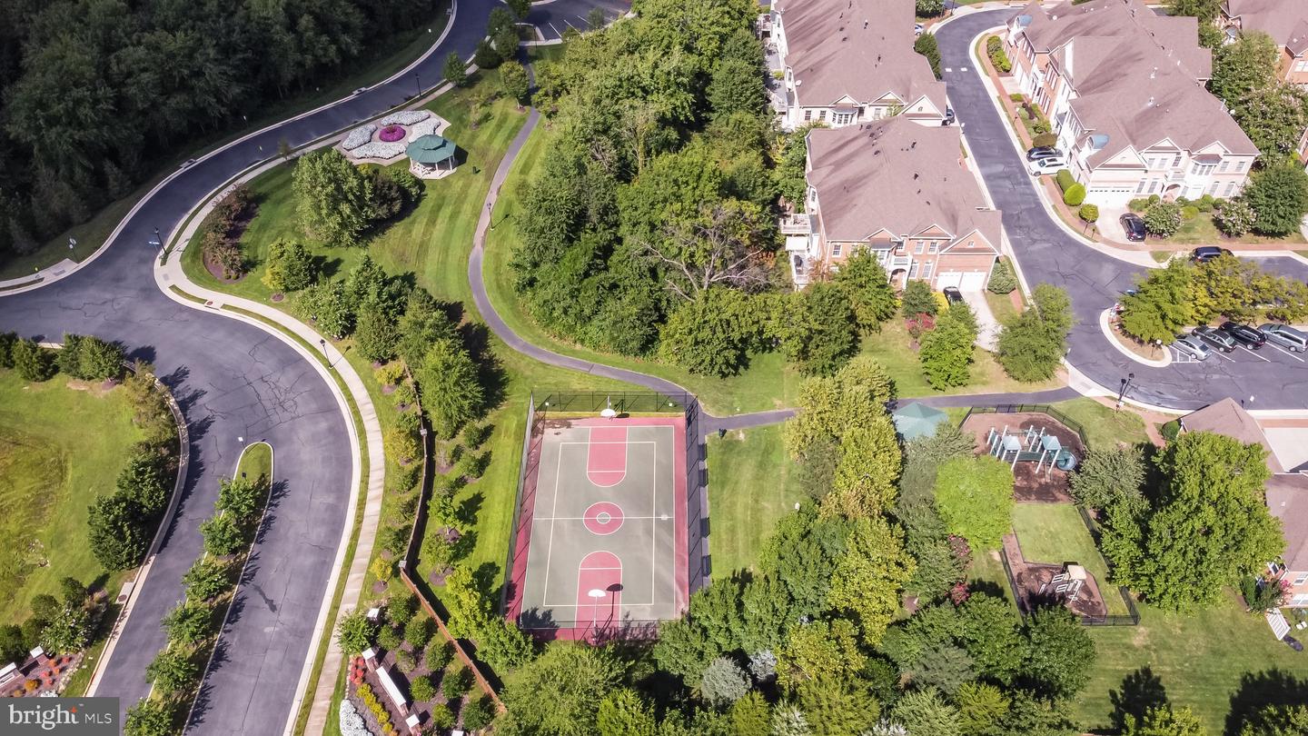 3883 BILLBERRY DR, FAIRFAX, Virginia 22033, 4 Bedrooms Bedrooms, ,4 BathroomsBathrooms,Residential,For sale,3883 BILLBERRY DR,VAFX2282278 MLS # VAFX2282278