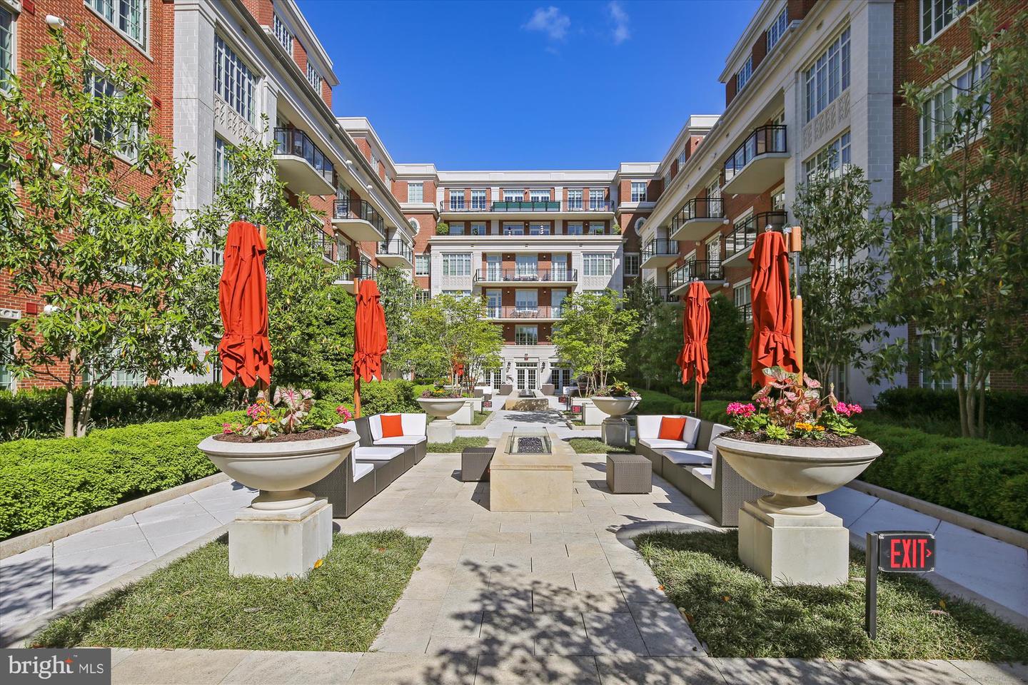 6900 FLEETWOOD RD #600, MCLEAN, Virginia 22101, 2 Bedrooms Bedrooms, 9 Rooms Rooms,2 BathroomsBathrooms,Residential,For sale,6900 FLEETWOOD RD #600,VAFX2282614 MLS # VAFX2282614