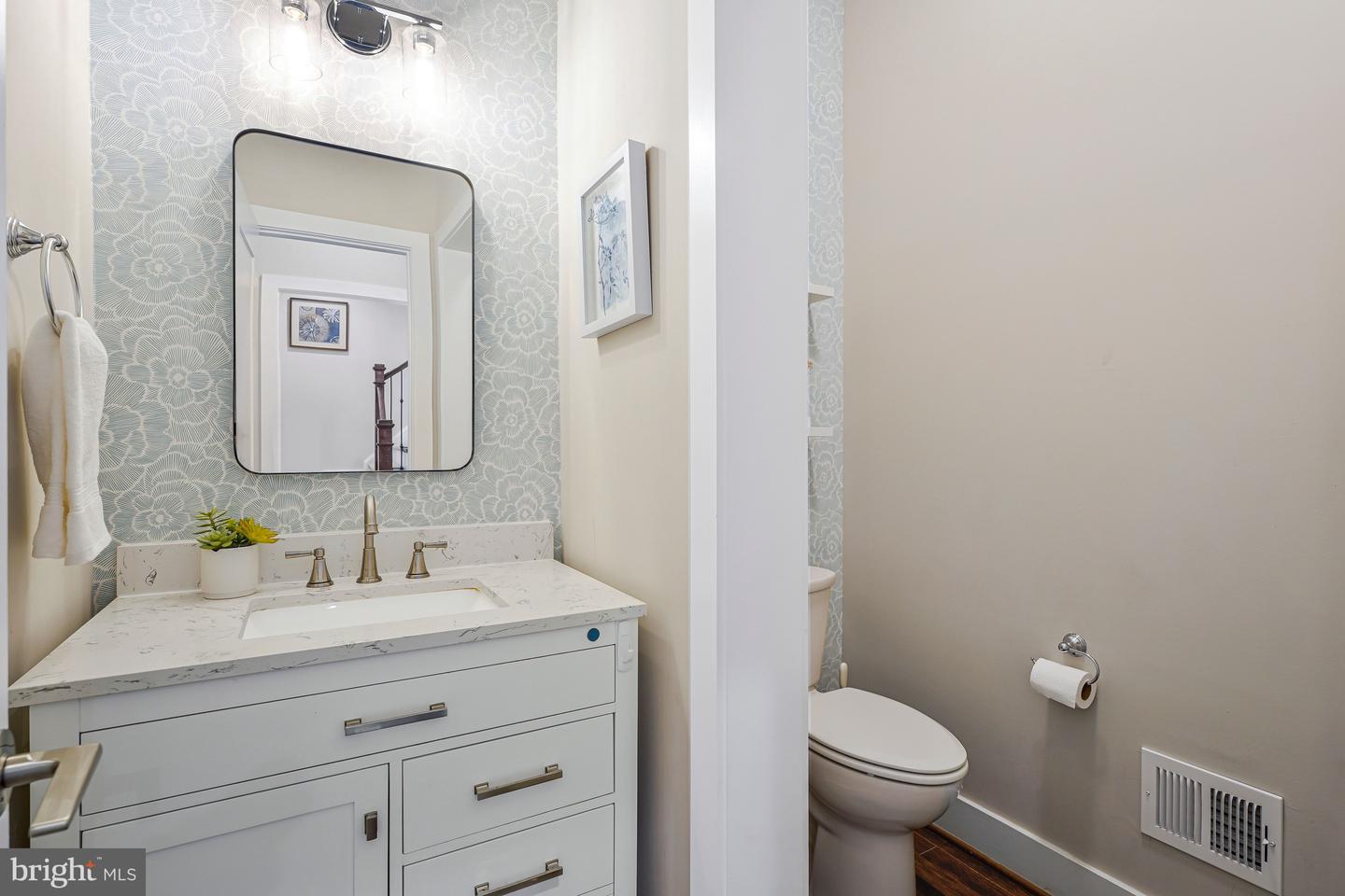 2838 CAMBRIDGE PARK PL, FAIRFAX, Virginia 22031, 5 Bedrooms Bedrooms, ,4 BathroomsBathrooms,Residential,For sale,2838 CAMBRIDGE PARK PL,VAFX2283136 MLS # VAFX2283136