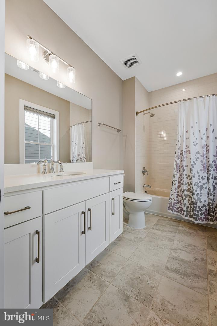 2838 CAMBRIDGE PARK PL, FAIRFAX, Virginia 22031, 5 Bedrooms Bedrooms, ,4 BathroomsBathrooms,Residential,For sale,2838 CAMBRIDGE PARK PL,VAFX2283136 MLS # VAFX2283136