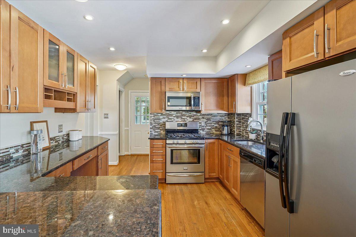 2412 CAVENDISH DR, ALEXANDRIA, Virginia 22308, 3 Bedrooms Bedrooms, ,2 BathroomsBathrooms,Residential,For sale,2412 CAVENDISH DR,VAFX2283444 MLS # VAFX2283444