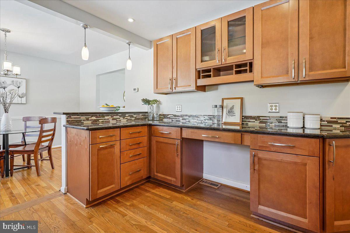 2412 CAVENDISH DR, ALEXANDRIA, Virginia 22308, 3 Bedrooms Bedrooms, ,2 BathroomsBathrooms,Residential,For sale,2412 CAVENDISH DR,VAFX2283444 MLS # VAFX2283444