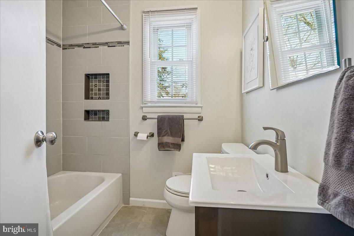 2412 CAVENDISH DR, ALEXANDRIA, Virginia 22308, 3 Bedrooms Bedrooms, ,2 BathroomsBathrooms,Residential,For sale,2412 CAVENDISH DR,VAFX2283444 MLS # VAFX2283444