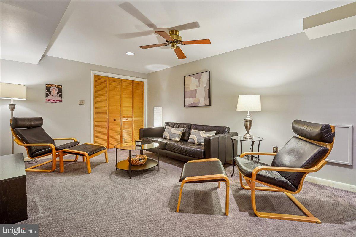 2412 CAVENDISH DR, ALEXANDRIA, Virginia 22308, 3 Bedrooms Bedrooms, ,2 BathroomsBathrooms,Residential,For sale,2412 CAVENDISH DR,VAFX2283444 MLS # VAFX2283444