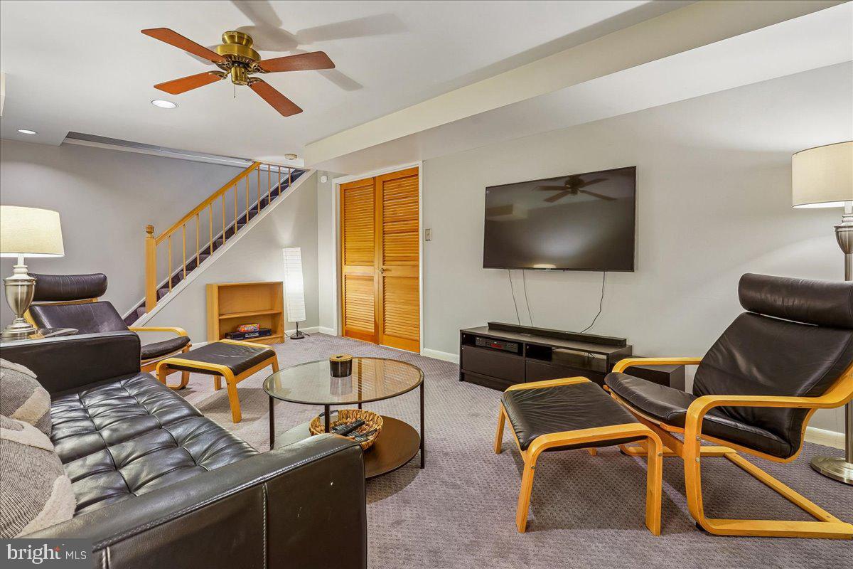 2412 CAVENDISH DR, ALEXANDRIA, Virginia 22308, 3 Bedrooms Bedrooms, ,2 BathroomsBathrooms,Residential,For sale,2412 CAVENDISH DR,VAFX2283444 MLS # VAFX2283444