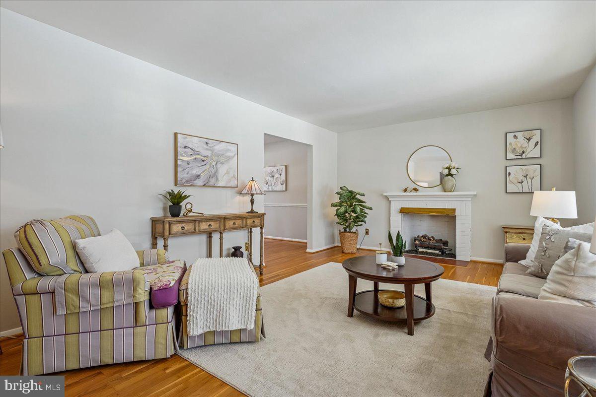 2412 CAVENDISH DR, ALEXANDRIA, Virginia 22308, 3 Bedrooms Bedrooms, ,2 BathroomsBathrooms,Residential,For sale,2412 CAVENDISH DR,VAFX2283444 MLS # VAFX2283444