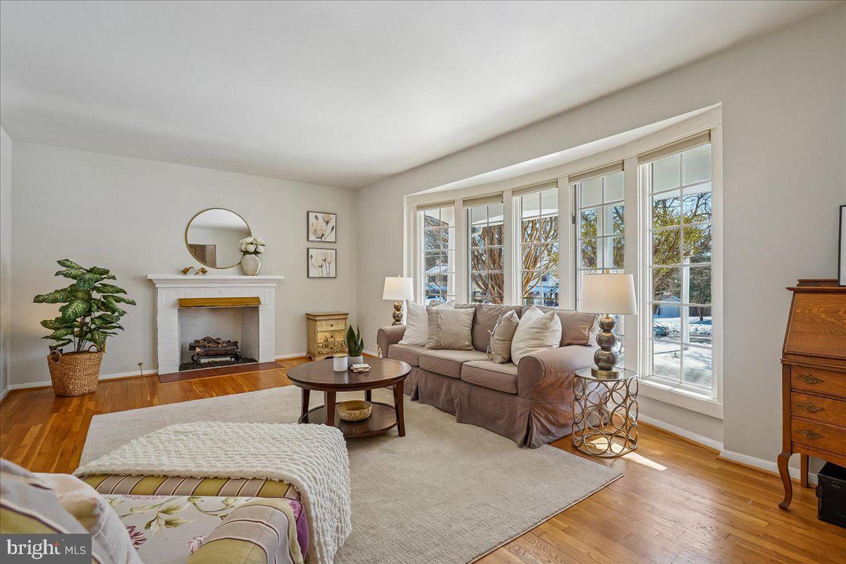 2412 CAVENDISH DR, ALEXANDRIA, Virginia 22308, 3 Bedrooms Bedrooms, ,2 BathroomsBathrooms,Residential,For sale,2412 CAVENDISH DR,VAFX2283444 MLS # VAFX2283444