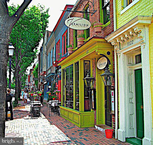 2412 CAVENDISH DR, ALEXANDRIA, Virginia 22308, 3 Bedrooms Bedrooms, ,2 BathroomsBathrooms,Residential,For sale,2412 CAVENDISH DR,VAFX2283444 MLS # VAFX2283444