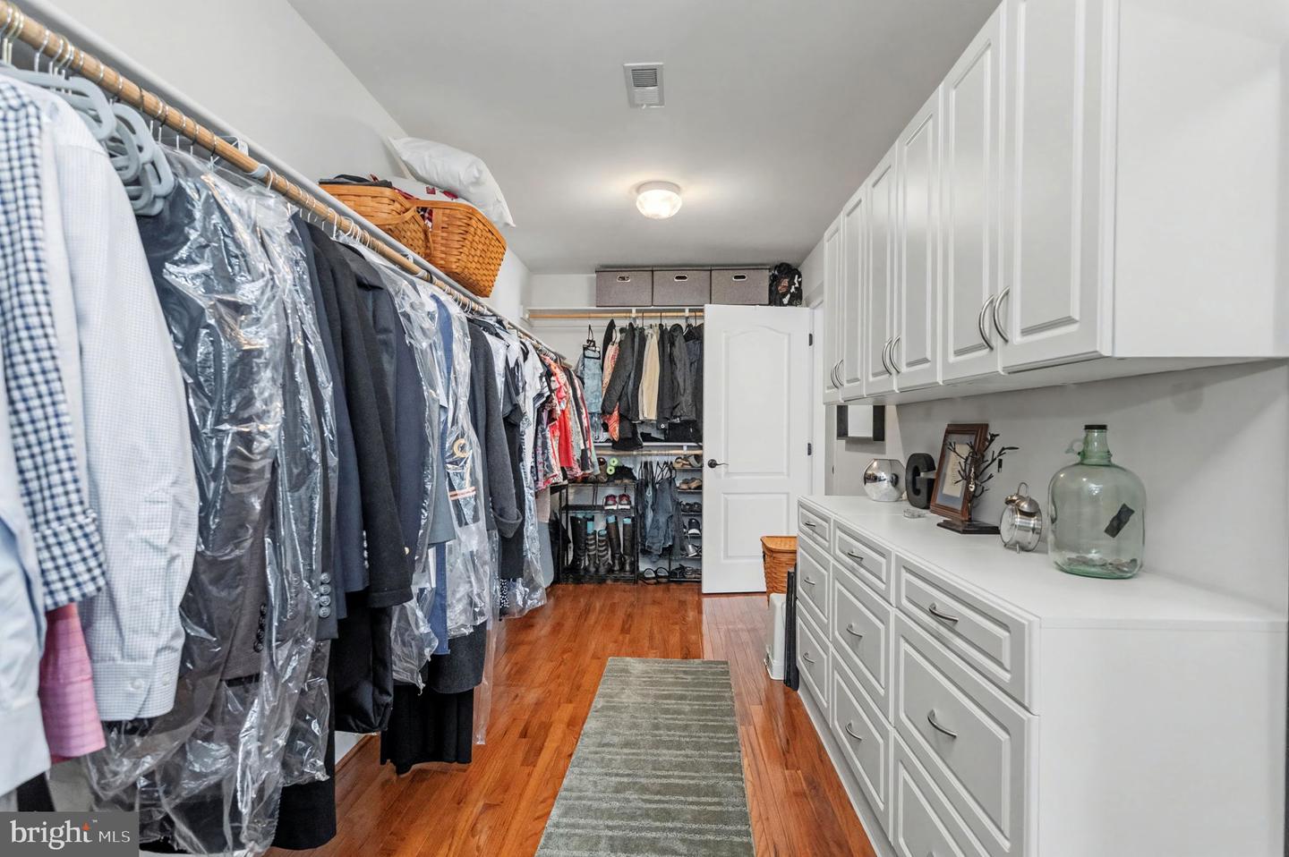 8360 HICKORY HOLLOW CT, MANASSAS, Virginia 20112, 5 Bedrooms Bedrooms, ,3 BathroomsBathrooms,Residential,For sale,8360 HICKORY HOLLOW CT,VAPW2109808 MLS # VAPW2109808