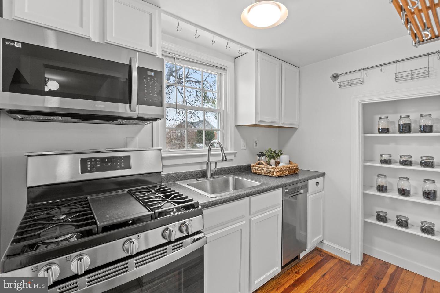 1700 DEWITT AVE, ALEXANDRIA, Virginia 22301, 6 Bedrooms Bedrooms, ,3 BathroomsBathrooms,Residential,For sale,1700 DEWITT AVE,VAAX2052788 MLS # VAAX2052788