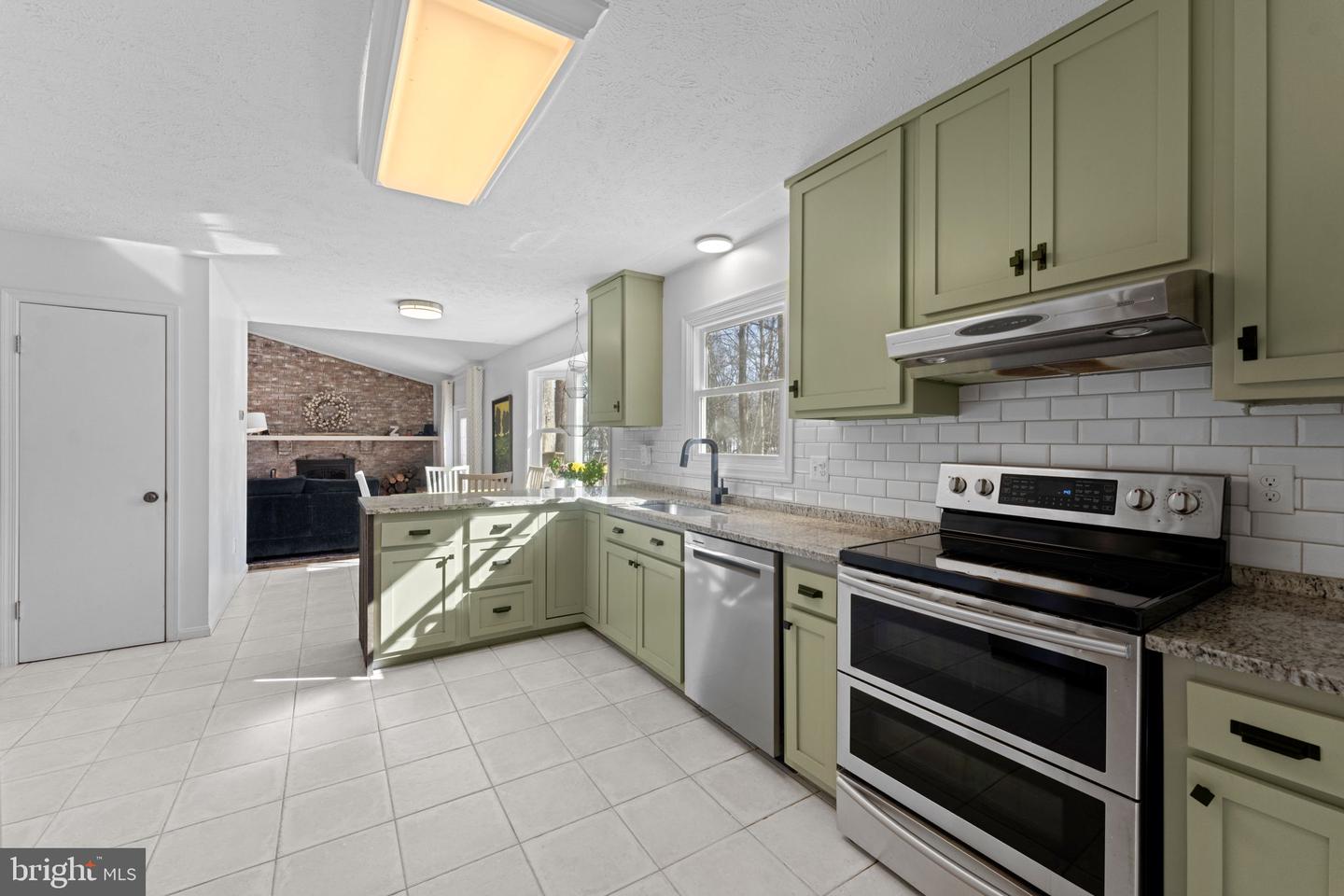 6099 RIVER FOREST DR, MANASSAS, Virginia 20112, 5 Bedrooms Bedrooms, ,2 BathroomsBathrooms,Residential,For sale,6099 RIVER FOREST DR,VAPW2109872 MLS # VAPW2109872