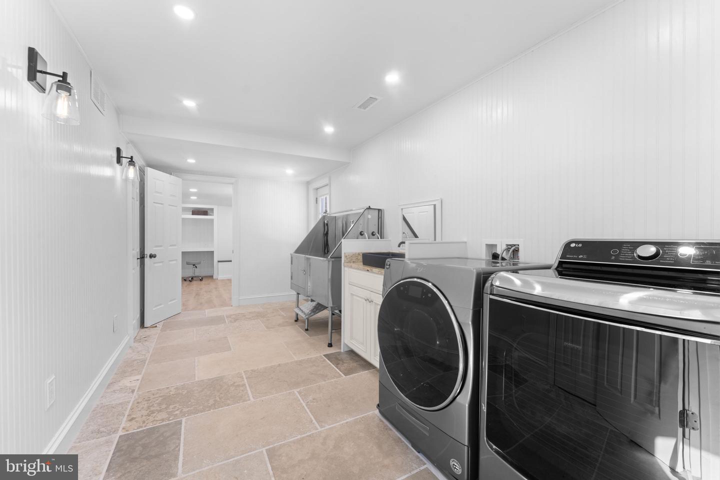 6099 RIVER FOREST DR, MANASSAS, Virginia 20112, 5 Bedrooms Bedrooms, ,2 BathroomsBathrooms,Residential,For sale,6099 RIVER FOREST DR,VAPW2109872 MLS # VAPW2109872