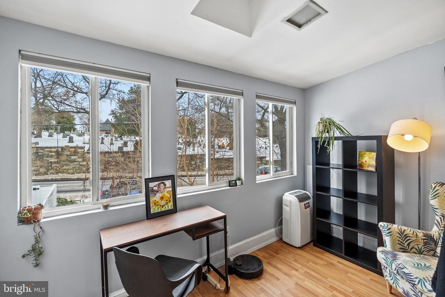 2422 2ND ST NE, WASHINGTON, District Of Columbia 20002, 2 Bedrooms Bedrooms, ,2 BathroomsBathrooms,Residential,For sale,2422 2ND ST NE,DCDC2239964 MLS # DCDC2239964