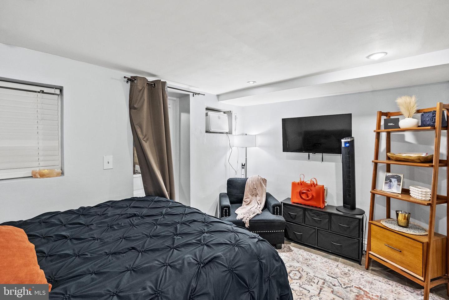 2422 2ND ST NE, WASHINGTON, District Of Columbia 20002, 2 Bedrooms Bedrooms, ,2 BathroomsBathrooms,Residential,For sale,2422 2ND ST NE,DCDC2239964 MLS # DCDC2239964