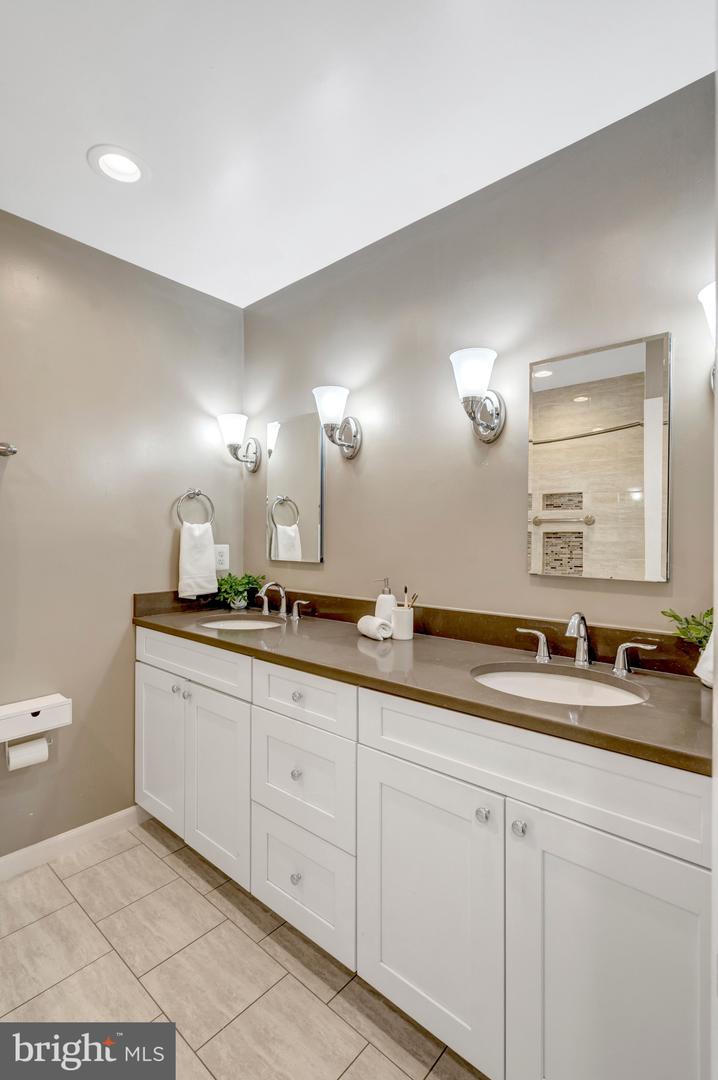 13128 MOSS RANCH LN, FAIRFAX, Virginia 22033, 4 Bedrooms Bedrooms, ,2 BathroomsBathrooms,Residential,For sale,13128 MOSS RANCH LN,VAFX2284820 MLS # VAFX2284820