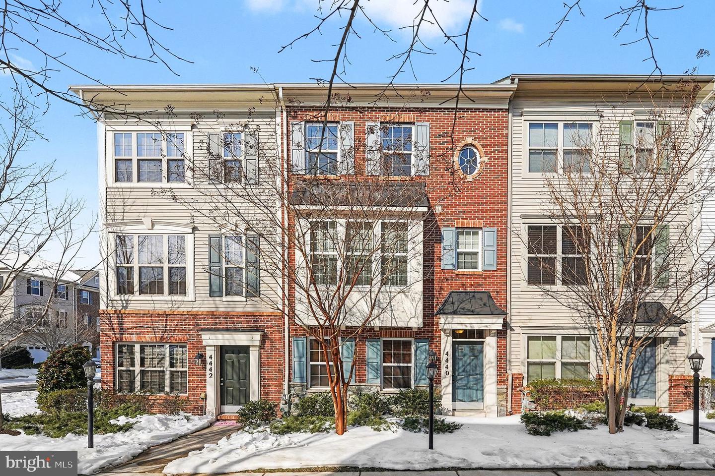 4440 POTOMAC HIGHLANDS CIR, TRIANGLE, Virginia 22172, 3 Bedrooms Bedrooms, ,2 BathroomsBathrooms,Residential,For sale,4440 POTOMAC HIGHLANDS CIR,VAPW2110438 MLS # VAPW2110438