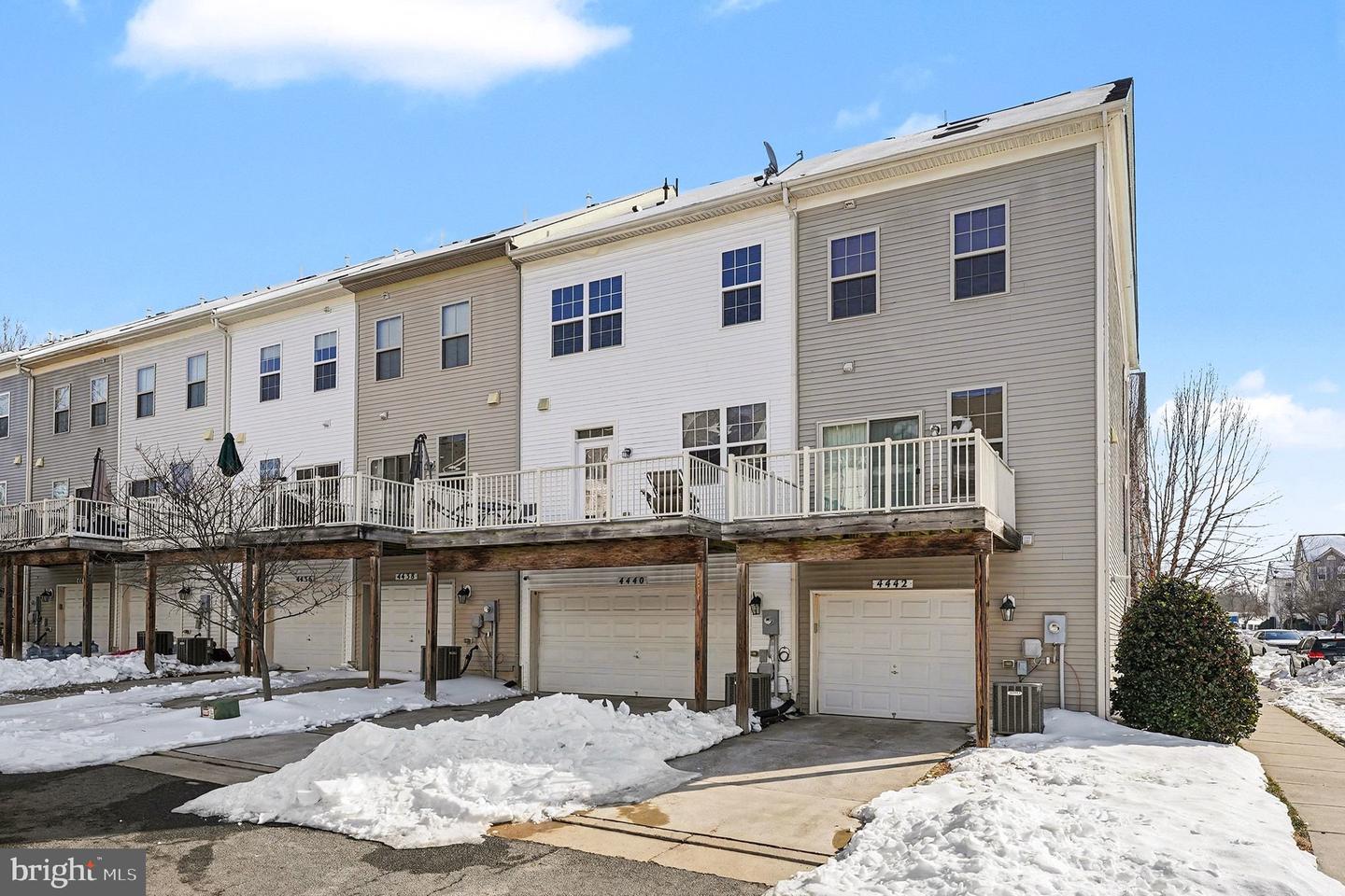 4440 POTOMAC HIGHLANDS CIR, TRIANGLE, Virginia 22172, 3 Bedrooms Bedrooms, ,2 BathroomsBathrooms,Residential,For sale,4440 POTOMAC HIGHLANDS CIR,VAPW2110438 MLS # VAPW2110438