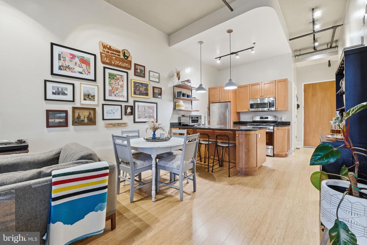 2328 CHAMPLAIN ST NW #302, WASHINGTON, District Of Columbia 20009, 2 Bedrooms Bedrooms, 5 Rooms Rooms,2 BathroomsBathrooms,Residential,For sale,2328 CHAMPLAIN ST NW #302,DCDC2241078 MLS # DCDC2241078