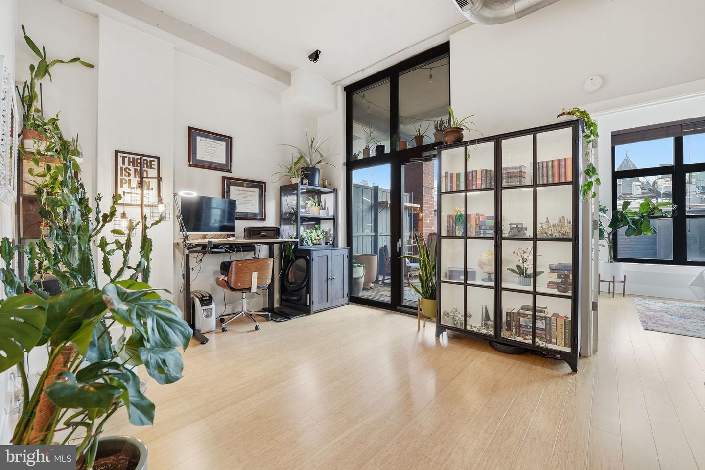 2328 CHAMPLAIN ST NW #302, WASHINGTON, District Of Columbia 20009, 2 Bedrooms Bedrooms, 5 Rooms Rooms,2 BathroomsBathrooms,Residential,For sale,2328 CHAMPLAIN ST NW #302,DCDC2241078 MLS # DCDC2241078