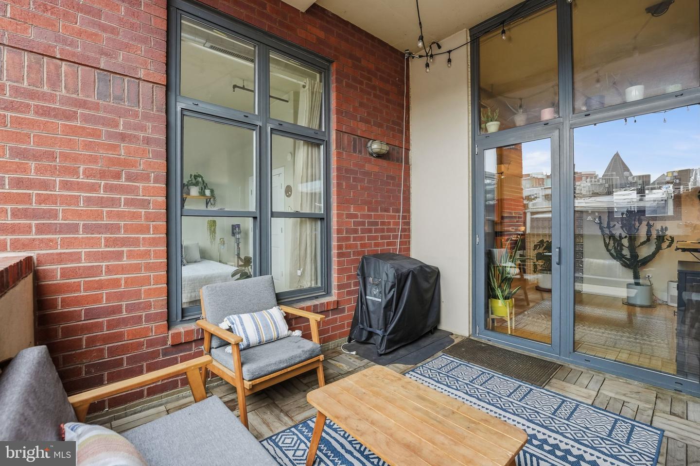 2328 CHAMPLAIN ST NW #302, WASHINGTON, District Of Columbia 20009, 2 Bedrooms Bedrooms, 5 Rooms Rooms,2 BathroomsBathrooms,Residential,For sale,2328 CHAMPLAIN ST NW #302,DCDC2241078 MLS # DCDC2241078