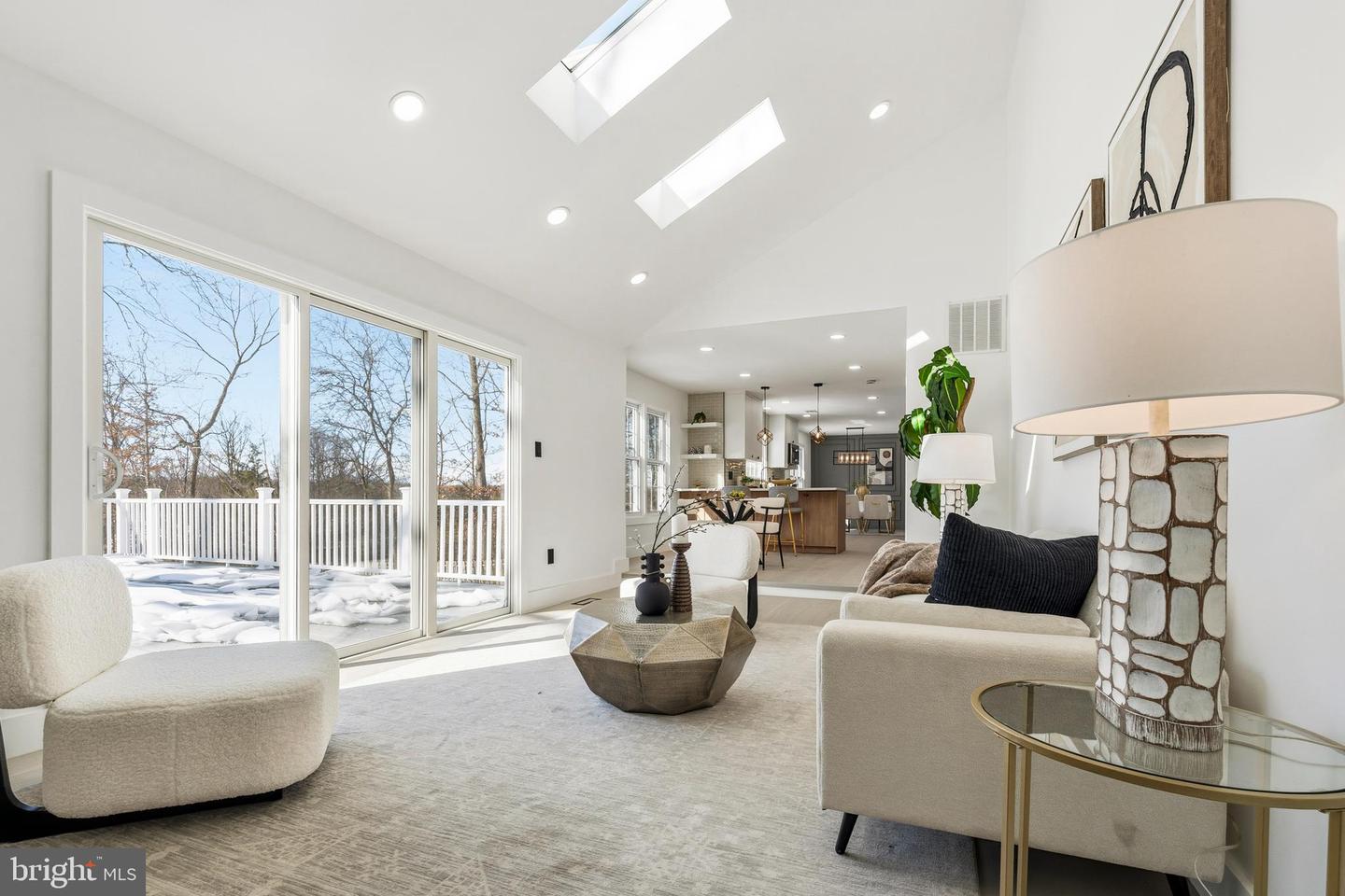 12011 MEADOWVILLE CT, HERNDON, Virginia 20170, 6 Bedrooms Bedrooms, ,3 BathroomsBathrooms,Residential,For sale,12011 MEADOWVILLE CT,VAFX2285512 MLS # VAFX2285512