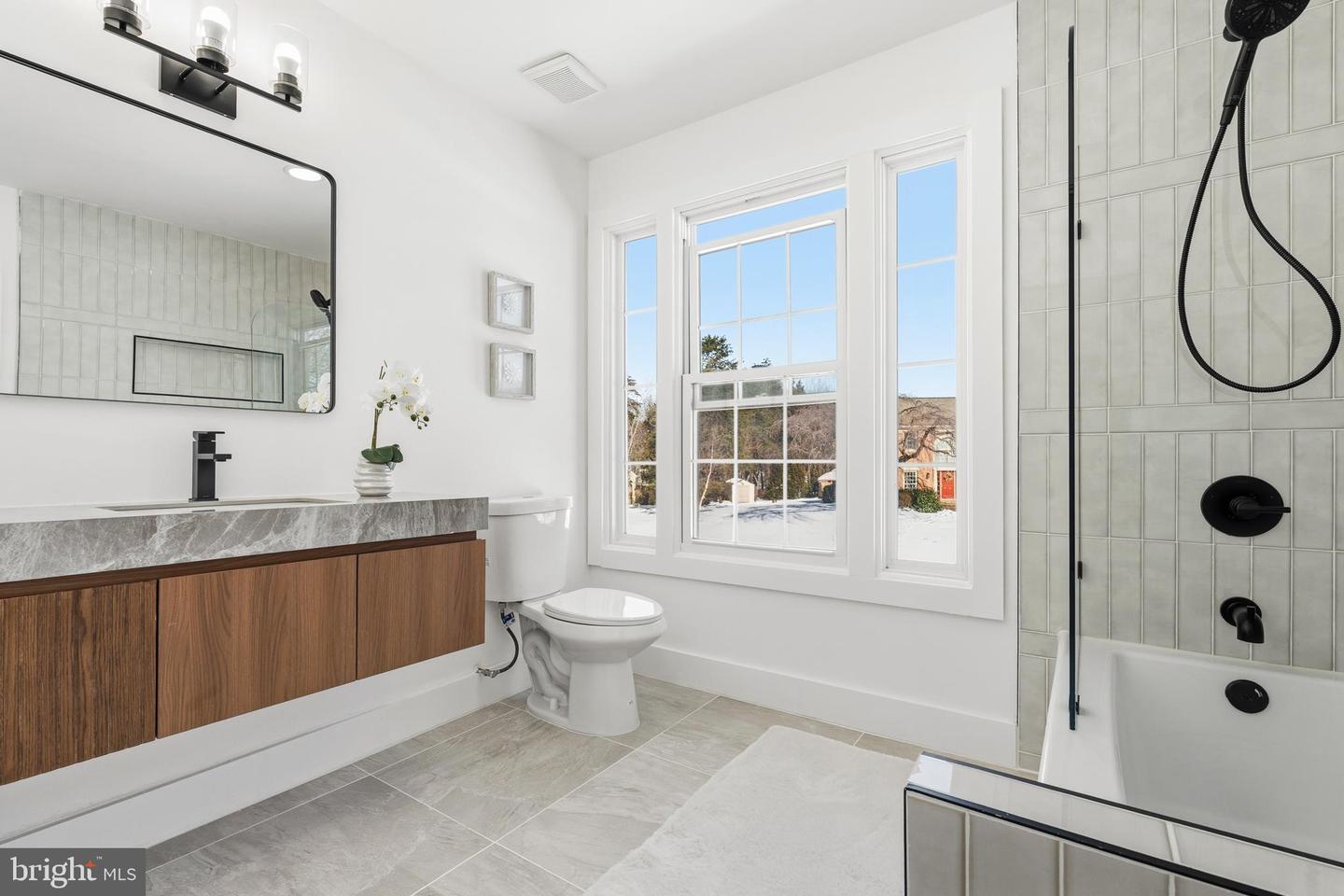 12011 MEADOWVILLE CT, HERNDON, Virginia 20170, 6 Bedrooms Bedrooms, ,3 BathroomsBathrooms,Residential,For sale,12011 MEADOWVILLE CT,VAFX2285512 MLS # VAFX2285512