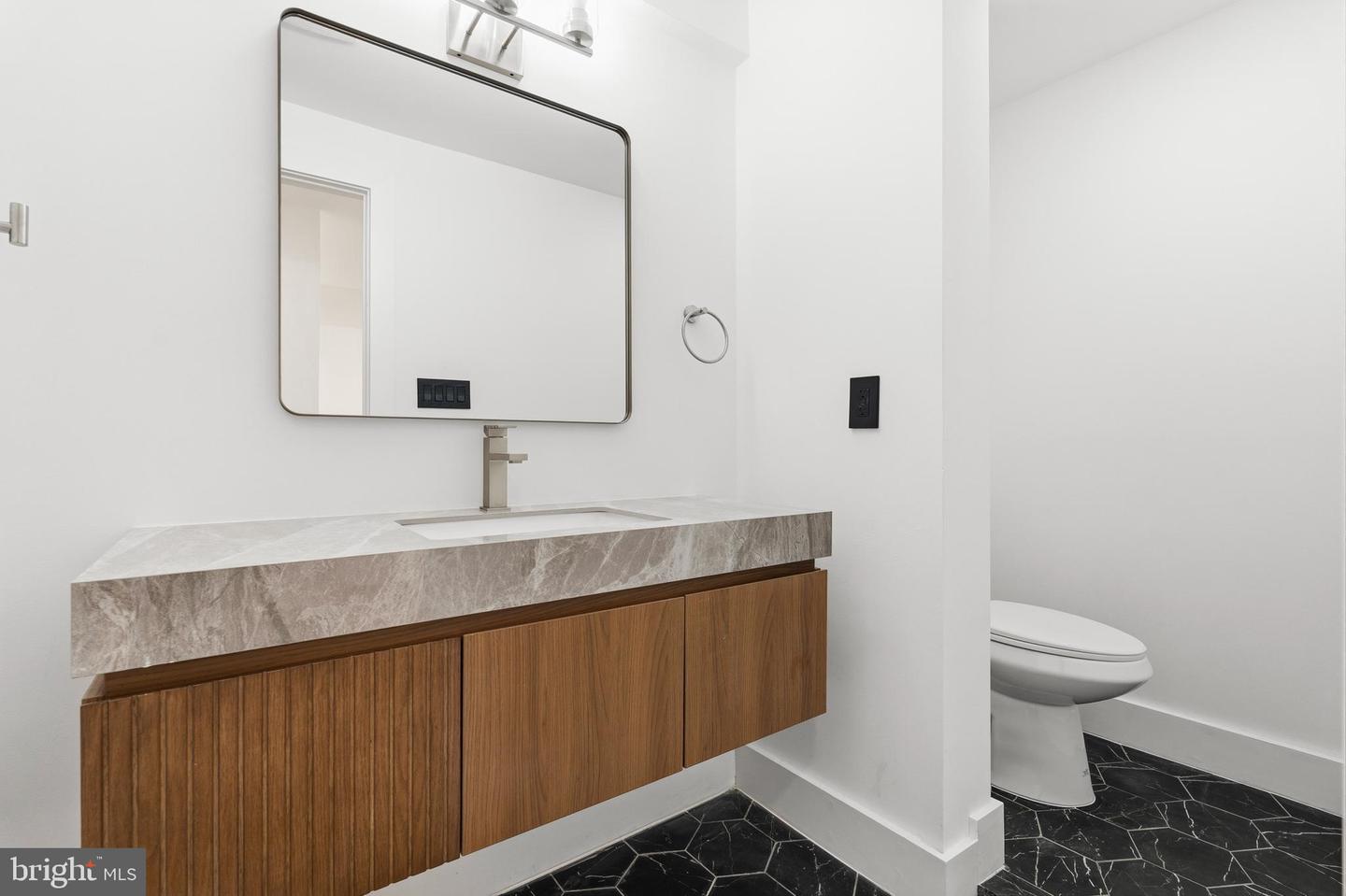 12011 MEADOWVILLE CT, HERNDON, Virginia 20170, 6 Bedrooms Bedrooms, ,3 BathroomsBathrooms,Residential,For sale,12011 MEADOWVILLE CT,VAFX2285512 MLS # VAFX2285512