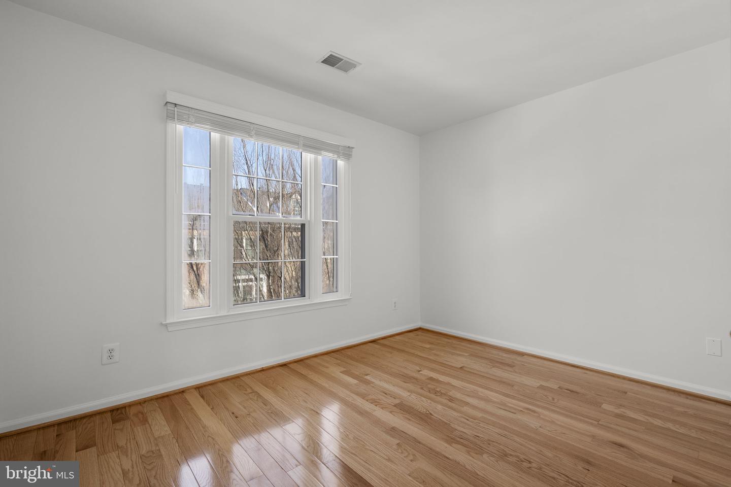 10505 CAPTAIN JOHN SMITH CT, FAIRFAX, Virginia 22030, 3 Bedrooms Bedrooms, ,2 BathroomsBathrooms,Residential,For sale,10505 CAPTAIN JOHN SMITH CT,VAFC2007644 MLS # VAFC2007644