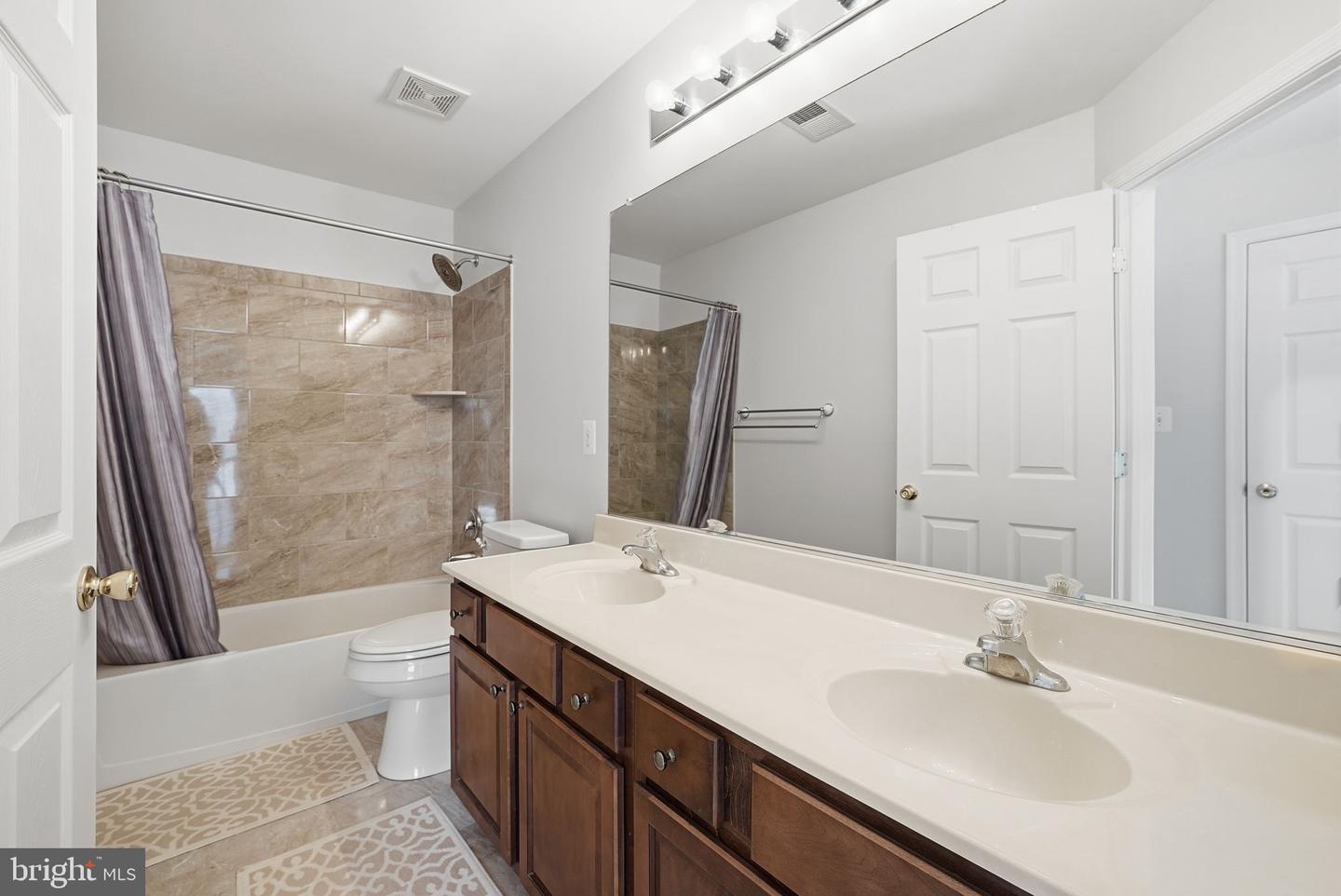 15204 CHULA PL, WOODBRIDGE, Virginia 22193, 4 Bedrooms Bedrooms, ,3 BathroomsBathrooms,Residential,For sale,15204 CHULA PL,VAPW2110500 MLS # VAPW2110500