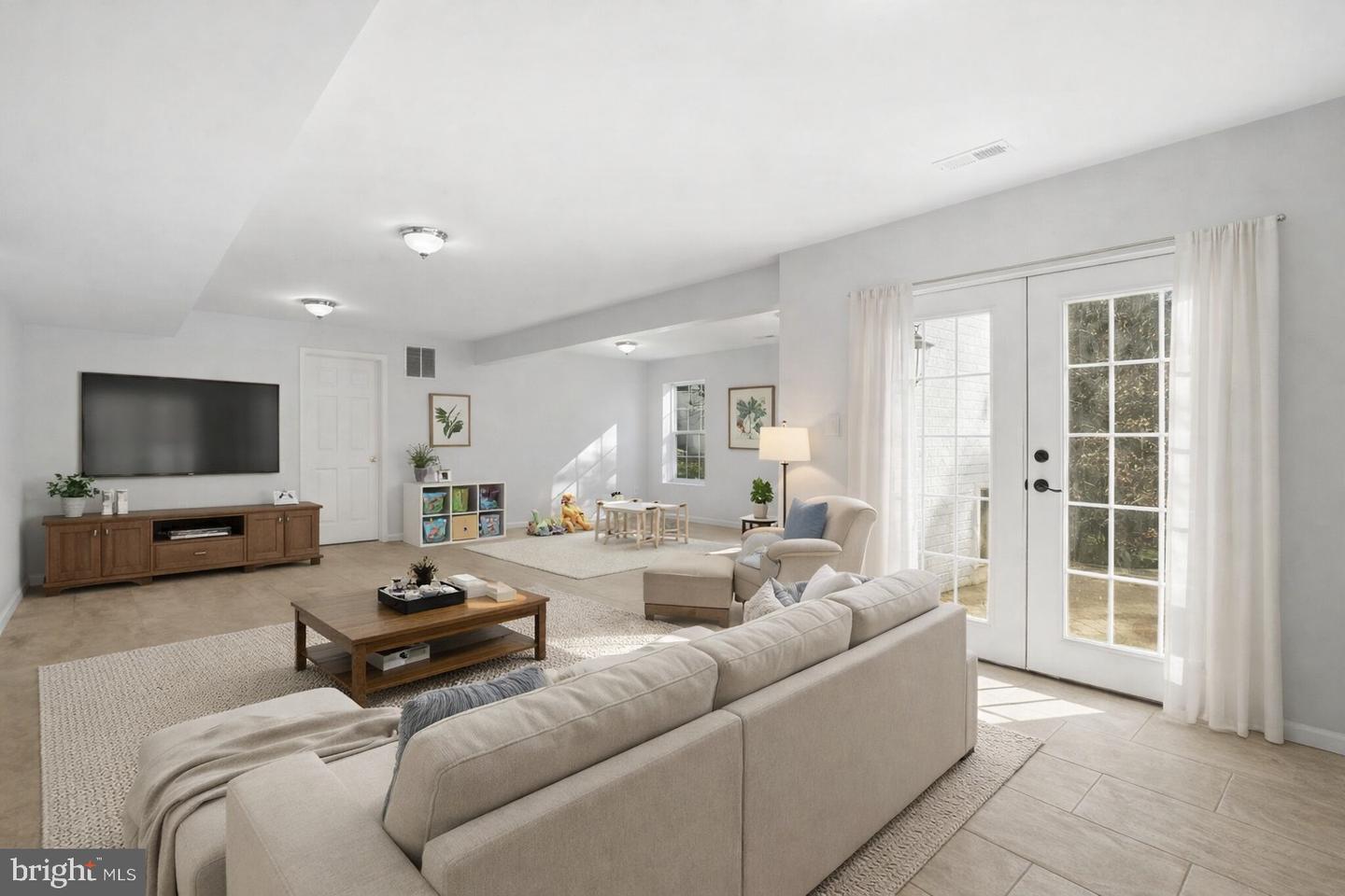 15204 CHULA PL, WOODBRIDGE, Virginia 22193, 4 Bedrooms Bedrooms, ,3 BathroomsBathrooms,Residential,For sale,15204 CHULA PL,VAPW2110500 MLS # VAPW2110500