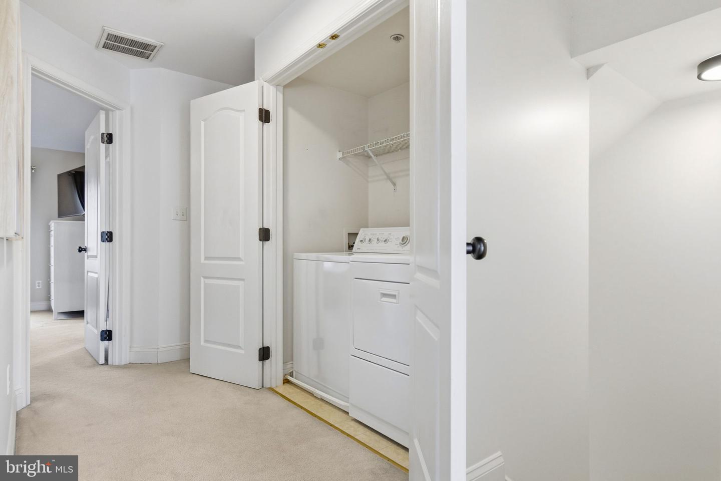 2118 CAPSTONE CIR, HERNDON, Virginia 20170, 4 Bedrooms Bedrooms, ,3 BathroomsBathrooms,Residential,For sale,2118 CAPSTONE CIR,VAFX2285652 MLS # VAFX2285652