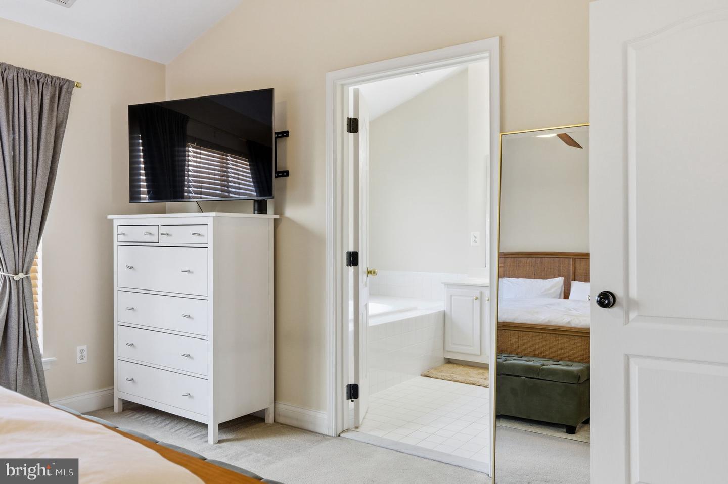 2118 CAPSTONE CIR, HERNDON, Virginia 20170, 4 Bedrooms Bedrooms, ,3 BathroomsBathrooms,Residential,For sale,2118 CAPSTONE CIR,VAFX2285652 MLS # VAFX2285652