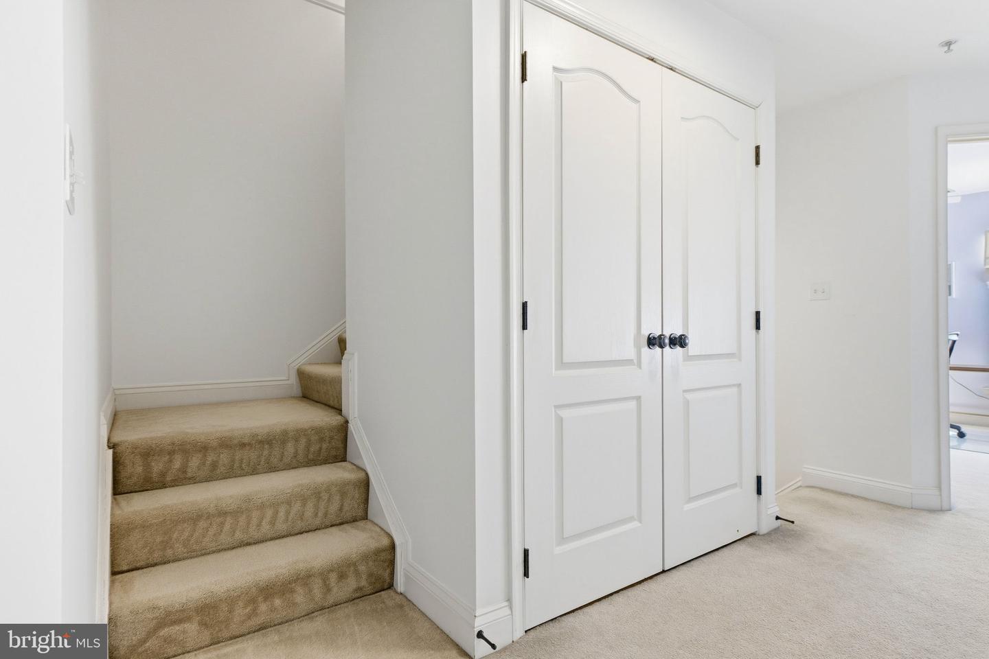 2118 CAPSTONE CIR, HERNDON, Virginia 20170, 4 Bedrooms Bedrooms, ,3 BathroomsBathrooms,Residential,For sale,2118 CAPSTONE CIR,VAFX2285652 MLS # VAFX2285652