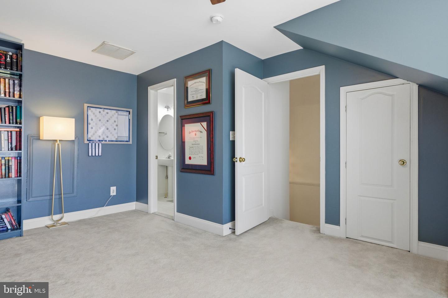 2118 CAPSTONE CIR, HERNDON, Virginia 20170, 4 Bedrooms Bedrooms, ,3 BathroomsBathrooms,Residential,For sale,2118 CAPSTONE CIR,VAFX2285652 MLS # VAFX2285652