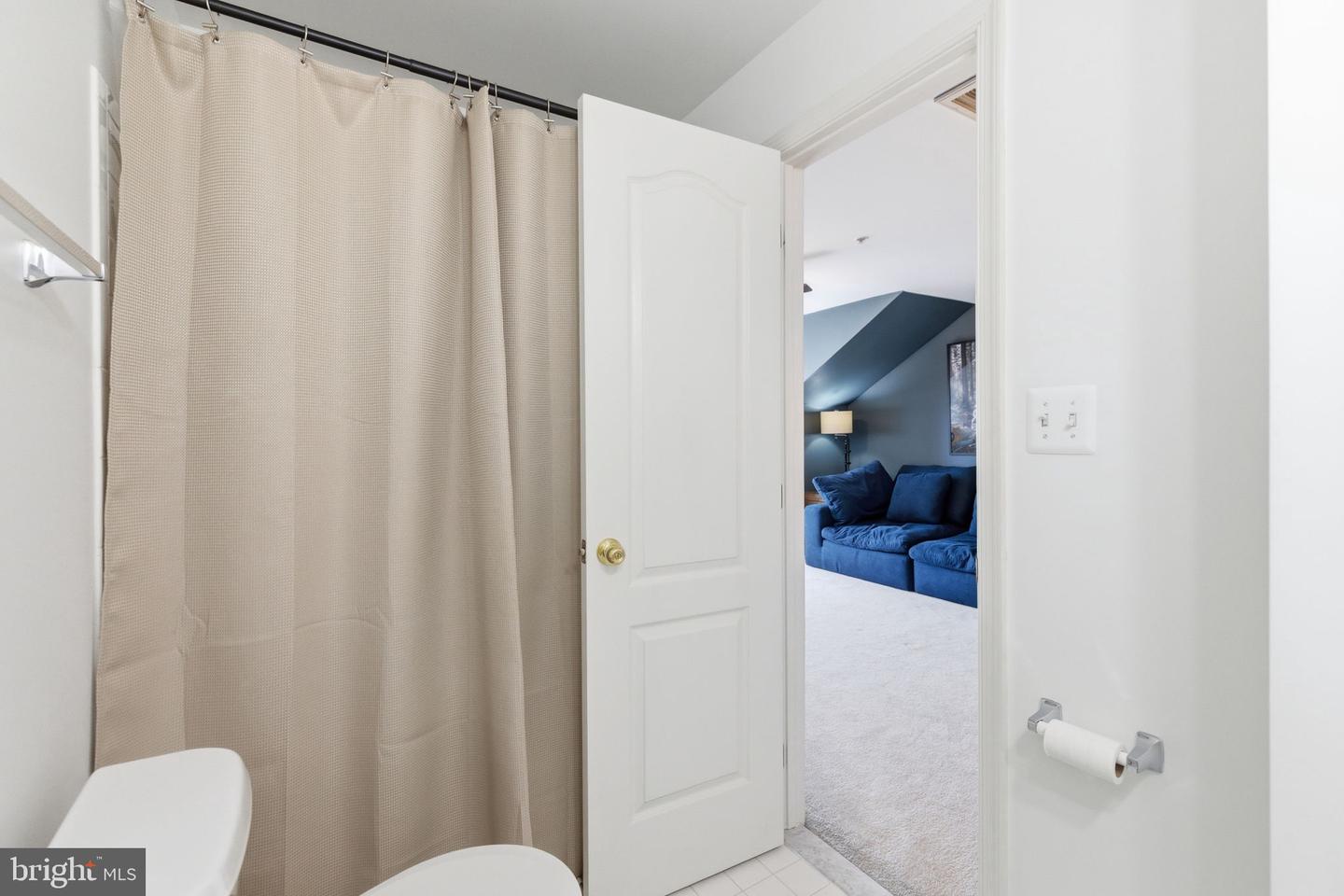 2118 CAPSTONE CIR, HERNDON, Virginia 20170, 4 Bedrooms Bedrooms, ,3 BathroomsBathrooms,Residential,For sale,2118 CAPSTONE CIR,VAFX2285652 MLS # VAFX2285652