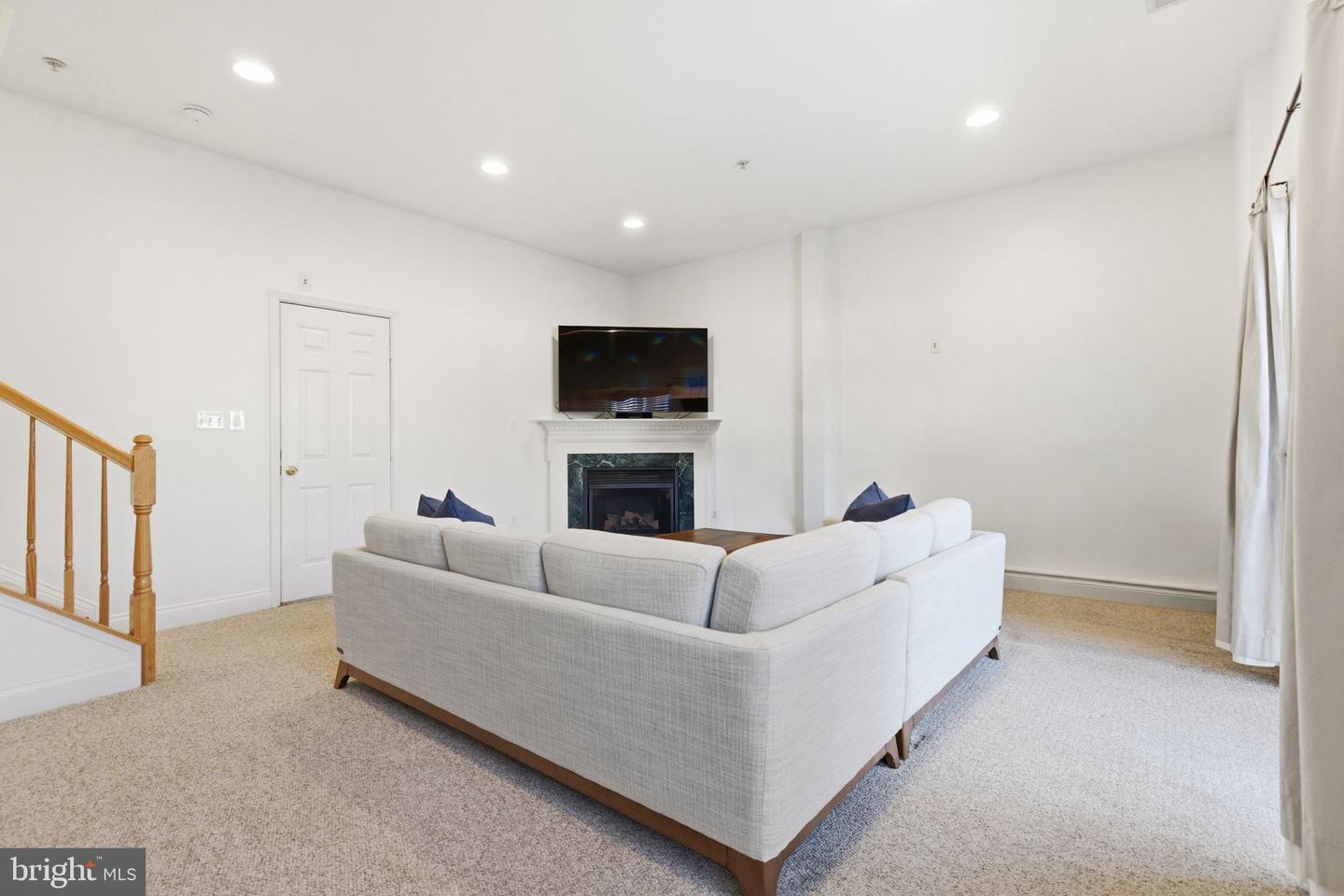 2118 CAPSTONE CIR, HERNDON, Virginia 20170, 4 Bedrooms Bedrooms, ,3 BathroomsBathrooms,Residential,For sale,2118 CAPSTONE CIR,VAFX2285652 MLS # VAFX2285652