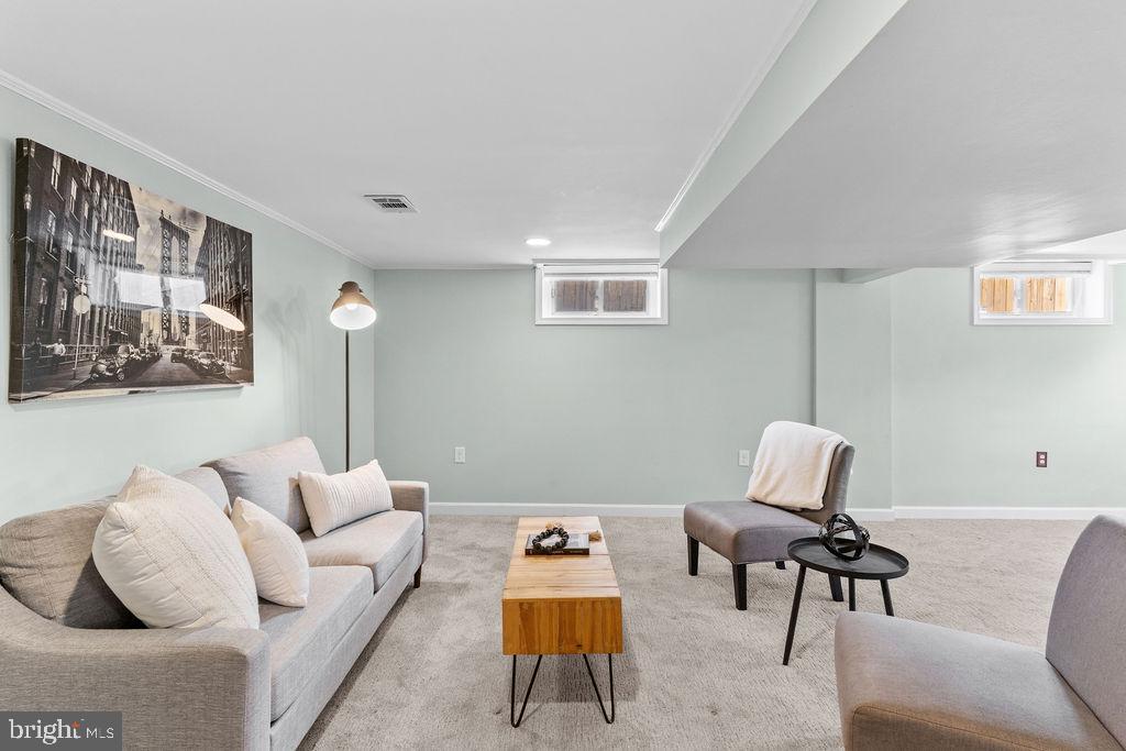 5118 25TH RD N, ARLINGTON, Virginia 22207, 3 Bedrooms Bedrooms, ,2 BathroomsBathrooms,Residential,For sale,5118 25TH RD N,VAAR2067804 MLS # VAAR2067804