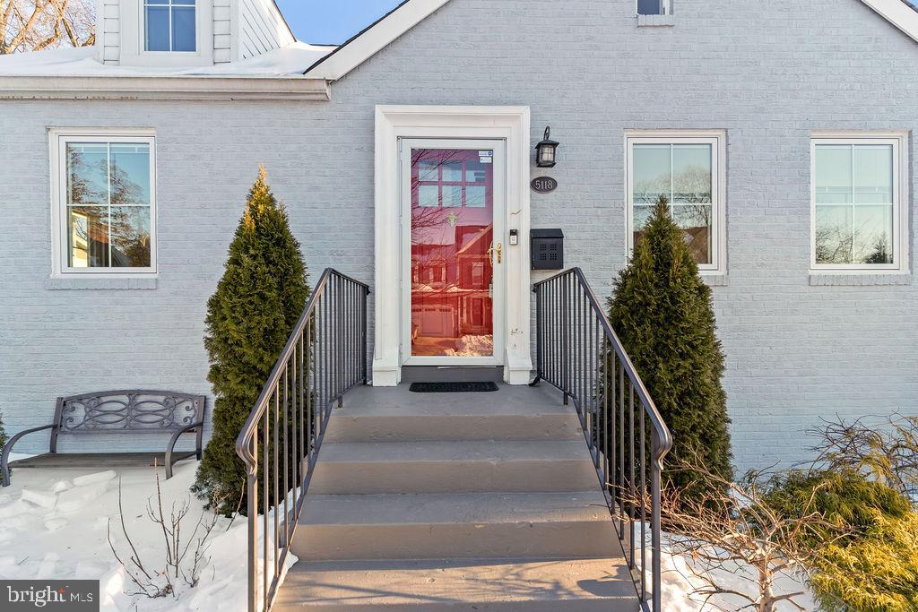 5118 25TH RD N, ARLINGTON, Virginia 22207, 3 Bedrooms Bedrooms, ,2 BathroomsBathrooms,Residential,For sale,5118 25TH RD N,VAAR2067804 MLS # VAAR2067804